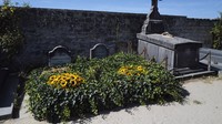 Vincent Willem van Gogh meninggal di Auvers-sur-Oise, Prancis, 29 Juli 1890 pada umur 37 tahun, adalah seorang pelukis pascaimpresionis Belanda yang menjadi salah satu tokoh paling terkenal dan berpengaruh dalam sejarah seni di Barat. AP Photo/Francois Mori  
