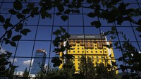 Setelah memiliki sejarah panjang yang kelam, kini Holiday Hotel kembali menghadapi krisis lainnya yaitu karena pandemi COVID-19. AP Photo/Kemal Softic  