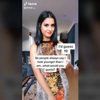 Sseorang wanita bernama Sakina Jabeen mengaku sering ditanya mengenai usianya. Ia pun membuat sebuah video di TikTok terkait permasalahan itu yang lalu jadi viral.  Foto: TikTok