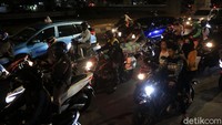 Sejumlah pemudik motor memadati kawasan Kalimalang, Jakarta, Kamis (30/7/2020).