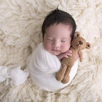 Vanessa Angel melahirkan anak laki-laki yang diberi nama Gala Sky Andriansyah pada 14 Juli 2020. Melalui Instagram, Vanessa menyampaikan kabar kelahiran anaknya itu. “Halo onti dan om omku! Kenalin namaku Gala Sky Andriansyah, aku lahir tadi pagi pukul 5.51 dengan berat 3.3 kg,” tulisnya. Foto: Instagram