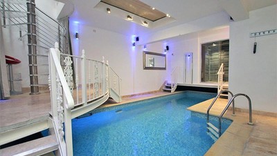 Wow! Apartemen Ini Ada Kolam Renang Indoornya Lho