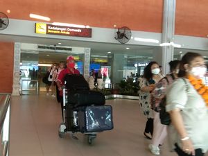 Hari Pertama Buka, Bali Diserbu Wisatawan