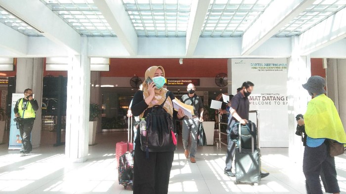 Bandara I Gusti Ngurah Rai ramai wisnus di hari pertama Bali buka pariwisata
