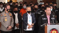 Hari ini pula kita lakukan eksekusi ke lapas, dengan eksekusi ini, maka tugas Kejaksaan selesai. Dengan eksekusi ini berubahlah status yang bersangkutan menjadi warga binaan, ujar Jampidus Ali Mukartono.