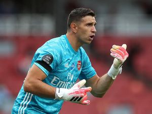 Duh Arsenal... Dulu Jual Kiper Bagus, Kini Mau Beli Kiper Degradasi