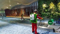 Penyemprotan disinfektan dilakukan mulai dari dari area keberangkatan hingga kedatangan.