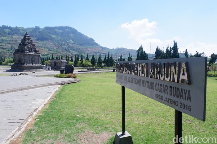 Komplek Candi Arjuna di Dieng