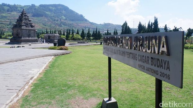 Komplek Candi Arjuna di Dieng