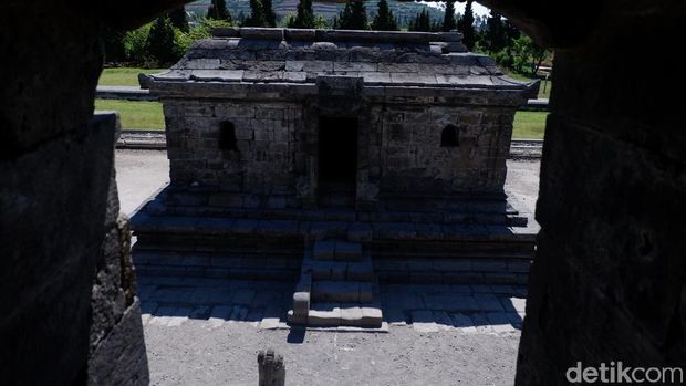 Komplek Candi Arjuna di Dieng
