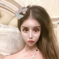 Nana mengaku menjalani operasi plastik sejak usianya 13 tahun. Saat ini dengan wajahnya yang bak boneka itu Nana baru berusia 16 tahun. Foto: Dok. Weibo Little Z Nana