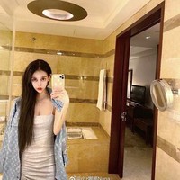 Sosok wanita dengan nama Litle Z Nana viral di media sosial China, Weibo, setelah mengaku menjalani 60 kali operasi plastik. Dia juga menampilkan foto dirinya saat belum dibedah plastik. Foto: Dok. Weibo Little Z Nana