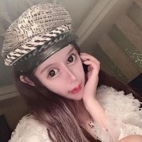 Merasa wajahnya bak boneka, Nana mengaku kerap dicemooh netizen. Tak sedikit yang menyebut wajahnya seperti ular dan alien. Meski demikian Nana sama sekali tak menyesali penampilannya kini. Foto: Dok. Weibo Little Z Nana