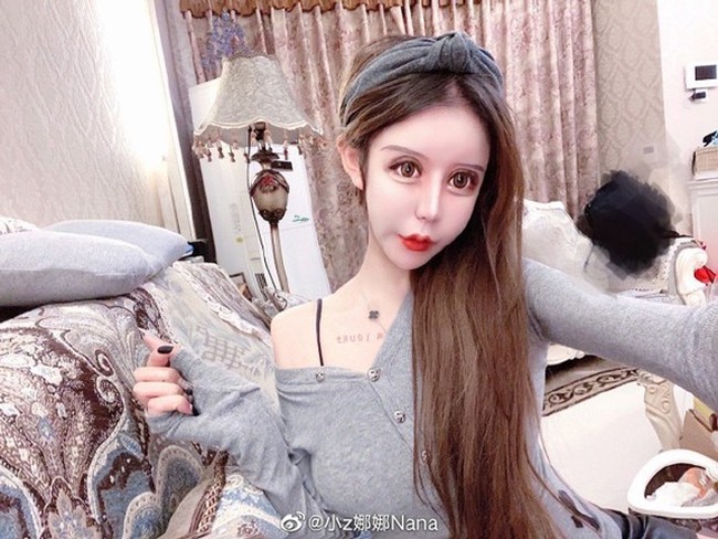 Tidak mau dianggap berbohong, Nana juga menyertakan bukti-bukti pembayaran operasi plastik yang dilakukannya.  Foto: Dok. Weibo Little Z Nana