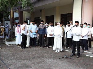 Salat Idul Adha di Masjid An-Nuur Kemendagri, Tito Berkurban Sapi 1,2 Ton