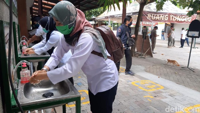 New normal gembira loka zoo