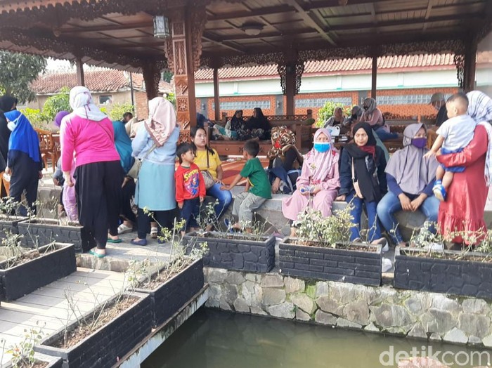 Ratusan warga Cianjur diduga jadi korban investasi bodong paket kurban