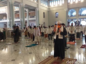Umat Muslim Jambi Boleh Salat Id di Masjid-Lapangan Terbuka