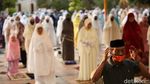 Terapkan Protokol Kesehatan, Begini Suasana Salat Id di Masjid Al Barkah Bekasi