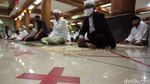 Terapkan Protokol Kesehatan, Begini Suasana Salat Id di Masjid Al Barkah Bekasi