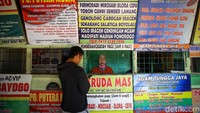 Loket juga sepi.