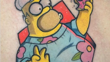 Homer Simpsons. Foto: Instagram/ikostattoo