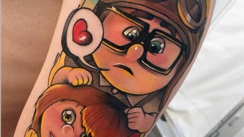 Ia membuat jasa bagi mereka yang bagian tubuhnya di gambar. Foto: Instagram/ikostattoo