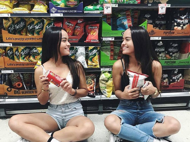 Intip Potret Kompak The Connell Twins Saat Kulineran