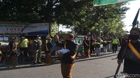 Tradisi penjamasan atau mencuci pusaka peninggalan Sunan Kalijaga dengan minyak jamas, rutin dilaksanakan di Demak, Jawa Tengah setiap Hari Raya Idul Adha oleh ahli waris. (Mochamad Saifudin/detikcom)