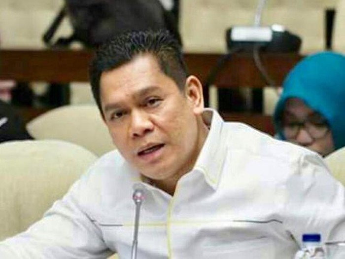 Wakil Ketua Komisi III Adies Kadir
