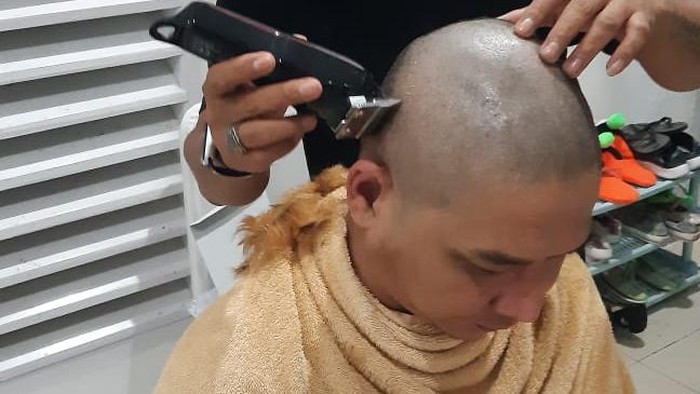 Wakil Wali Kota Palu, Sigit Purnomo Said (Pasha Ungu) cukur gundul usai rambut pirangnya jadi sorotan (dok. Istimewa)