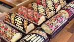 Heboh Gilang Bungkus Jarik, Mending Makan Bolu Jarik yang Motifnya Cantik