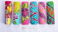 Dibutuhkan kesabaran dan ketelitian untuk membuat bolu batik ini. Kamu harus mengukir motif dengan adonan bolu yang sudah diberi pewarna makanan.  Foto: istimewa
