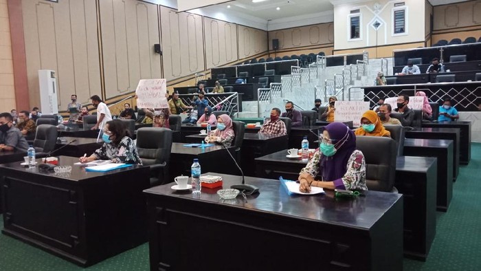 Curhat Pedagang Pasar di Jombang, Sepi Pembeli Dampak Wabah COVID-19