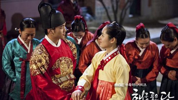 Drama Korea Moon Embracing the Sun