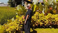 Feby Febiola tetap cantik dengan penampilan baru berkepala plontos. Foto: Instagram Feby Febiola