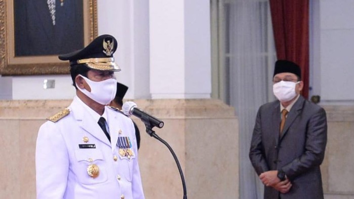 Gubernur Kepri Isdianto