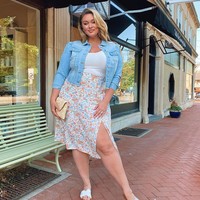 Lahir di Los Angeles, AS, 4 Mei 1993, menjadi seorang model sudah diimpikan Hunter sejak kecil. Ia ingin mengikuti jejak ibu dan neneknya yang pernah meniti karier di dunia modeling. Aku besar bersama dua wanita ini... Ibuku seorang perempuan yang glamor dan masih sampai sekarang. Aku ingin sepertinya dan mereka telah menginspirasiku. Dan sekarang aku menjadi model, katanya kepada Fox News. (Foto: Instagram/@huntermcgrady)