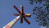 Banyak warga Jakarta menikmati liburan Idul Adha di kawasan rekreasi wisata salah satunya adalah Dufan Ancol. 