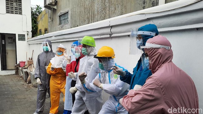 Acara yang disiarkan secara virtual ini menjangkau banyak pihak. Mulai dari KBRI maupun KJRI dari banyak negara. Ada juga beberapa pejabat pemerintah pusat seperti Menteri Koperasi dan UKM Teten Masduki, Deputy General ADB Manila Edimon Ginting yang ikut bergabung. Kemudian ada Zakki Mansoer selaku Direktur isDB Jeddah, dan banyak pejabat yang lain. Jauh Hari Wawan S/detikcom.