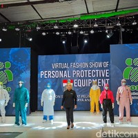 Para nakes tampak memakai beragam Personal Protection Equipment atau APD yang diproduksi oleh UMKM di Yogyakarta. Beragam APD yang dipamerkan tersebut memiliki desain serta warna yang sudah sesuai standar. Jauh Hari Wawan S/detikcom.