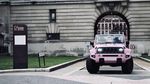 Jeep Wrangler yang Macho Berubah Jadi Imut dengan Sentuhan Warna Pink