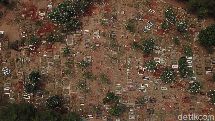 Pemprov DKI Larang Pembukaan Petak Makam Baru Pemprov DKI Jakarta menghentikan sementara pelayanan pembukaan petak makam baru di 16 TPU karena kapasitasnya sudah tidak memadai.