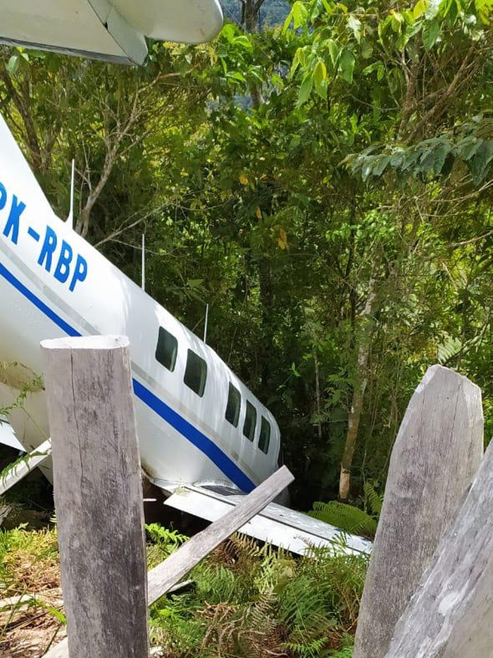 Pesawat mengangkut bansos sembako tergelincir di Bandara Enarotali, Paniai (Dok. Polda Papua)