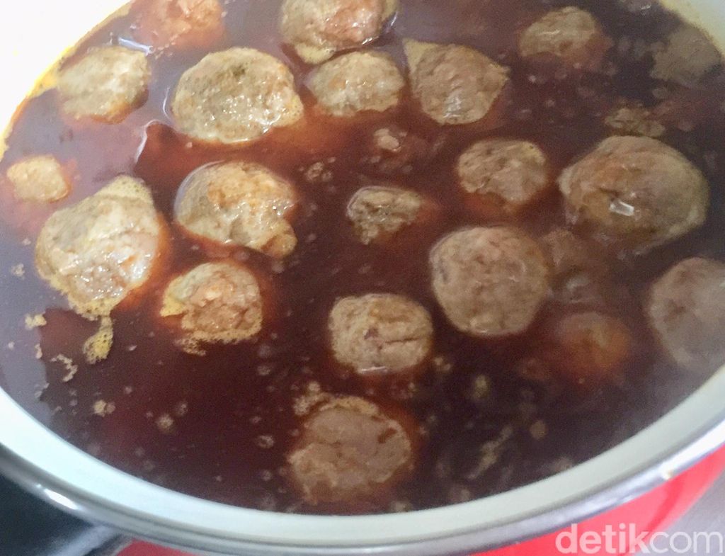 Rendang bola daging yang pasti empuk