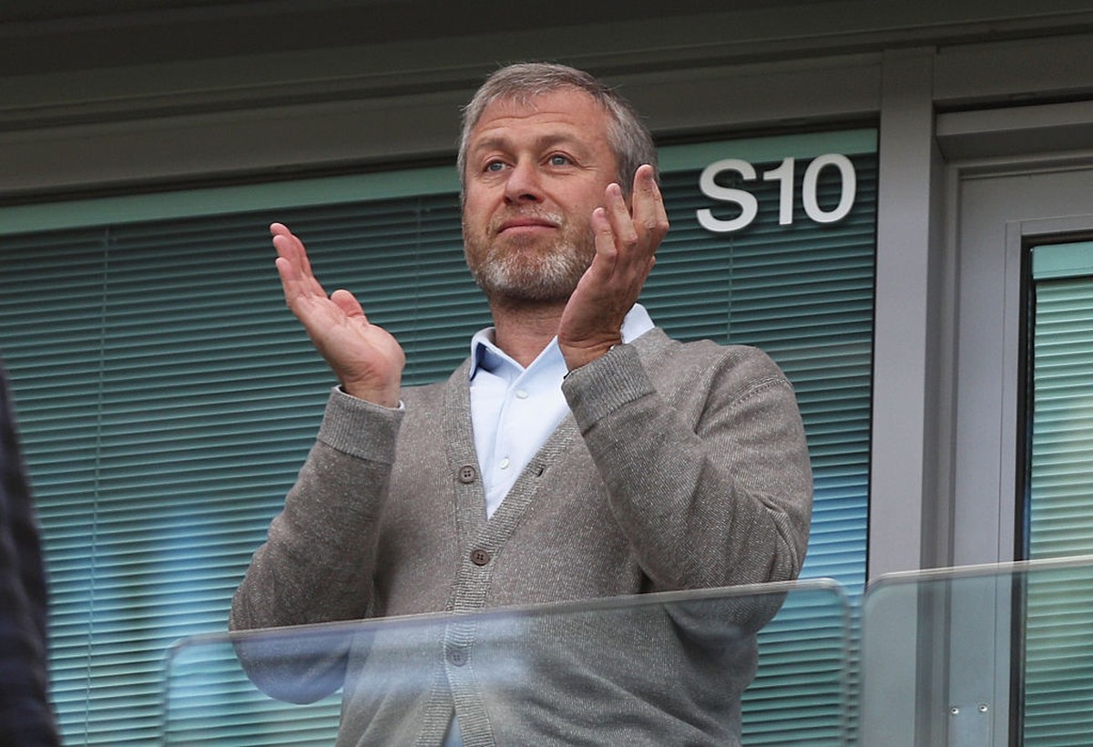 Momen Roman Abramovich Yakin Pecat Frank Lampard (Getty Images/Paul Gilham)