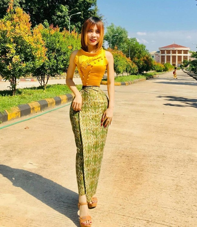 Su Naing bersikeras mengatakan bahwa dia tidak mengedit foto-fotonya sama sekali. Pinggul kecilnya itu memang benar, dan dia mendapatkannya dengan hidup sehat dan faktor keturunan. Foto: Instagram @sumohnaing