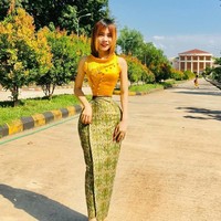 Su Naing bersikeras mengatakan bahwa dia tidak mengedit foto-fotonya sama sekali. Pinggul kecilnya itu memang benar, dan dia mendapatkannya dengan hidup sehat dan faktor keturunan. Foto: Instagram @sumohnaing