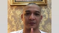 Potret terbaru Pasha Ungu yang menggunduli kepalanya. Foto: dok. Istimewa