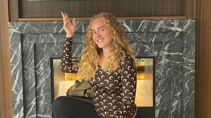 Adele Adele makin langsing hingga nyaris tak dikenali.